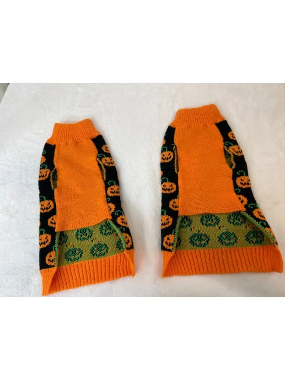 Lot 2 Dog Knit Halloween Sweaters Size M Pumpkins 13-20lbs Worn once Spooky